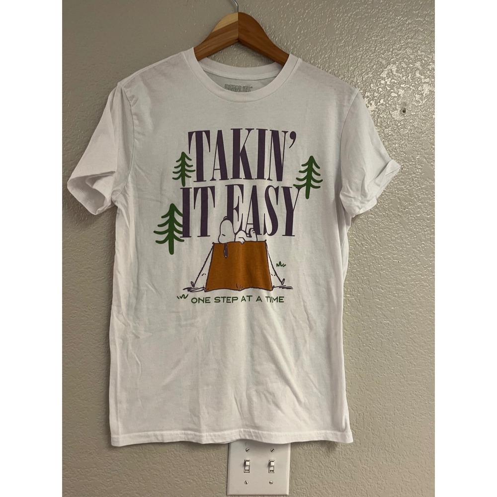 Peanuts Snoopy Takin It Easy Camping Graphic T-Shirt White Medium Hybrid Apparel